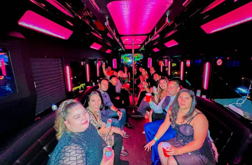 Las Vegas: Club Crawl and Party Bus with Free Drinks
